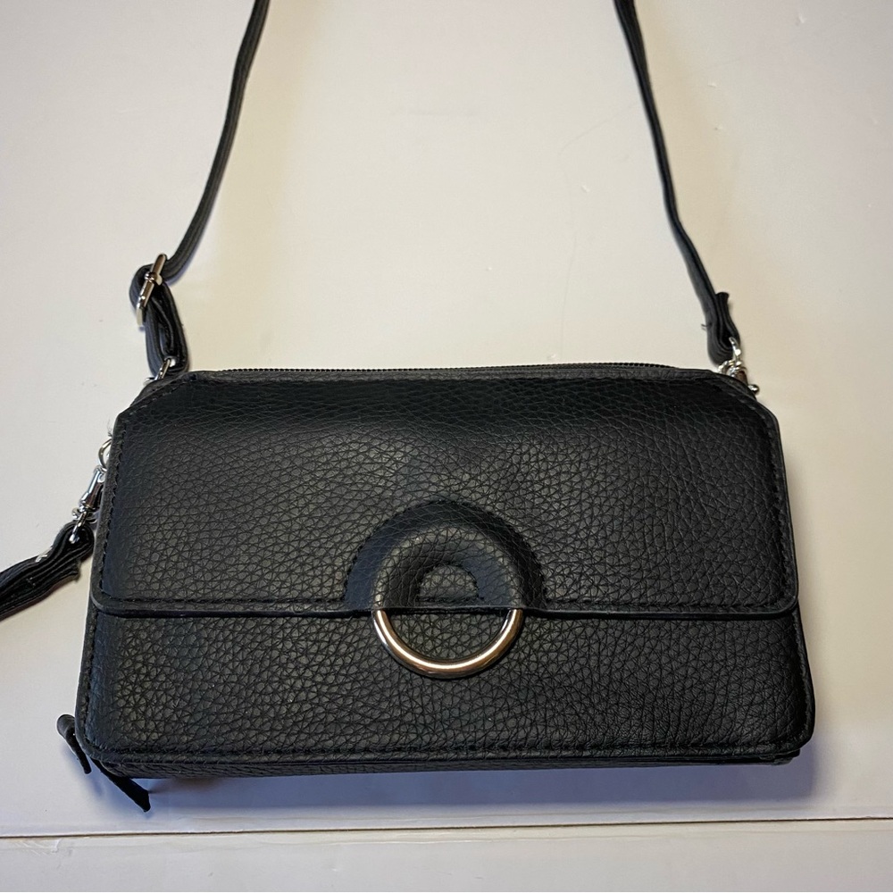 Elegant Black Pebble Crossbody Bag